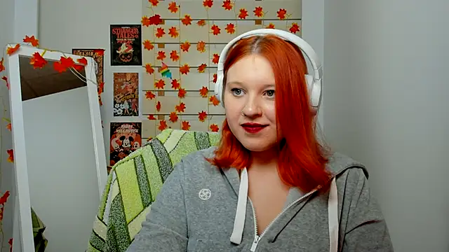 Snapshot of FoxPlayXX chatting on 17, 11, 2025 FoxPlayXX online show from 17, 11, 2025