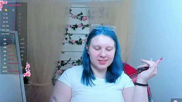 Snapshot of FoxPlayXX chatting on 7, 5, 2026 FoxPlayXX online show from 7, 5, 2026