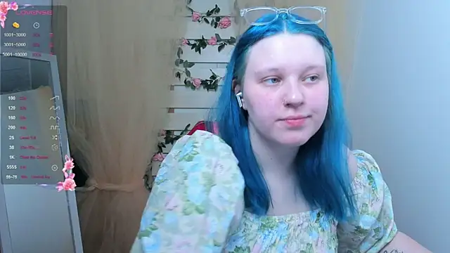Snapshot of FoxPlayXX chatting on 8, 5, 2026 FoxPlayXX online show from 8, 5, 2026