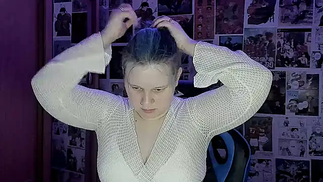 Snapshot of FoxPlayXX chatting on 10, 6, 2026 FoxPlayXX online show from 10, 6, 2026