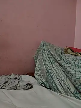 Snapshot of pujapujarrrr chatting on 2, 11, 2025 pujapujarrrr online show from 2, 11, 2025