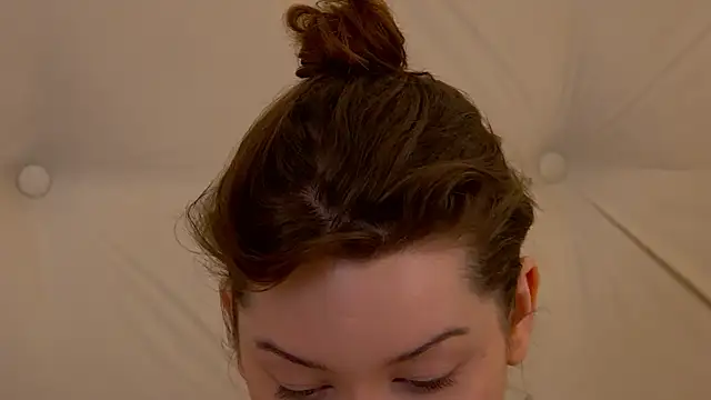 VickiBanx online show from 1, 11, 2025