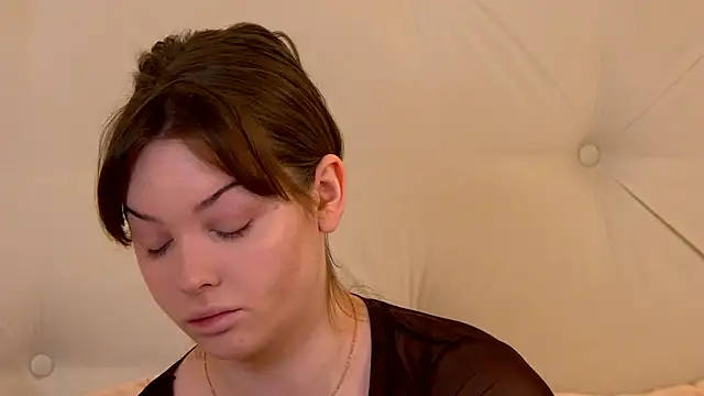 VickiBanx online show from 7, 11, 2025