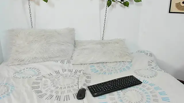 Snapshot of Oceaan_lady chatting on 28, 11, 2025 Oceaan lady online show from 28, 11, 2025