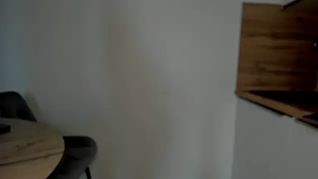 Elle Milfa online show from 4, 6, 2026