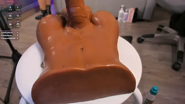 lexiee   online show from 23, 4, 2026