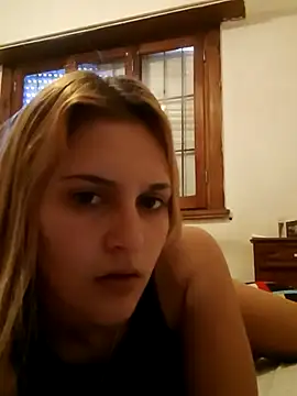 Snapshot of larubia_arg chatting on 22, 11, 2025 larubia arg online show from 22, 11, 2025