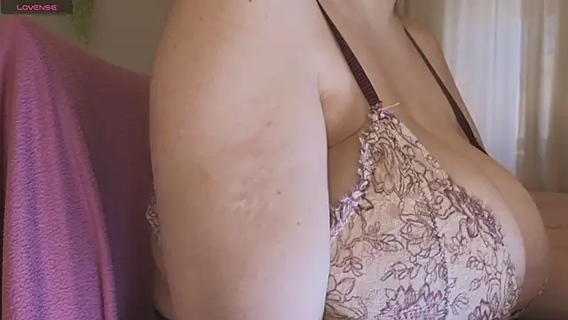 Ange Boob online show from 10, 4, 2026