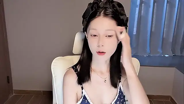 Snapshot of yuyu-33 chatting on 6, 8, 2026 yuyu-33 online show from 6, 8, 2026