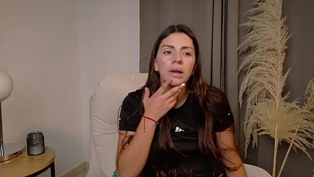 Snapshot of SeleneNova chatting on 21, 5, 2026 SeleneNova online show from 21, 5, 2026