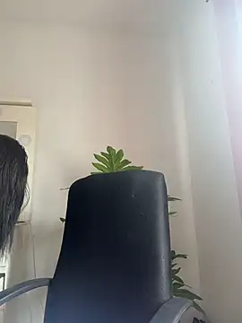BabyLauritaa online show from 4, 7, 2026