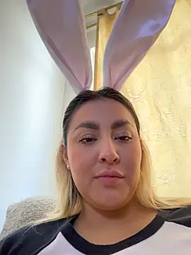 Snapshot of Elina_Hills chatting on 1, 4, 2026 Elina Hills online show from 1, 4, 2026