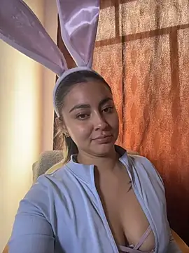 Snapshot of Elina_Hills chatting on 3, 4, 2026 Elina Hills online show from 3, 4, 2026