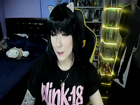 Snapshot of Yummy_dark chatting on 2, 11, 2025 Yummy dark online show from 2, 11, 2025