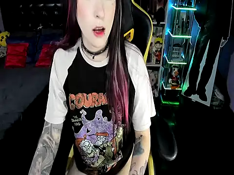 Snapshot of Yummy_dark chatting on 21, 11, 2025 Yummy dark online show from 21, 11, 2025