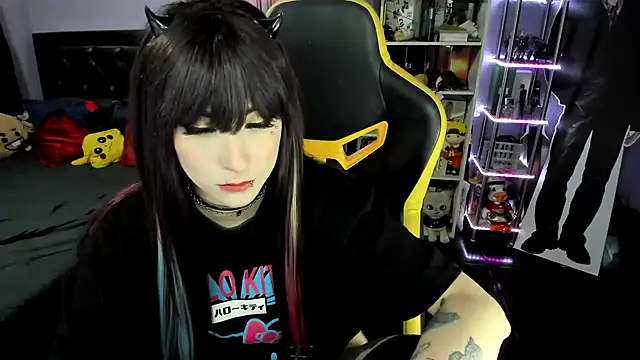 Snapshot of Yummy_dark chatting on 24, 11, 2025 Yummy dark online show from 24, 11, 2025