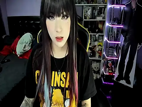 Snapshot of Yummy_dark chatting on 25, 11, 2025 Yummy dark online show from 25, 11, 2025