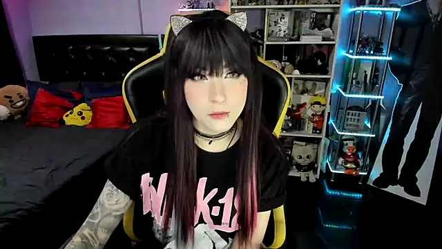 Snapshot of Yummy_dark chatting on 29, 11, 2025 Yummy dark online show from 29, 11, 2025