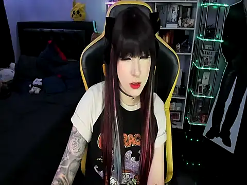 Snapshot of Yummy_dark chatting on 3, 4, 2026 Yummy dark online show from 3, 4, 2026