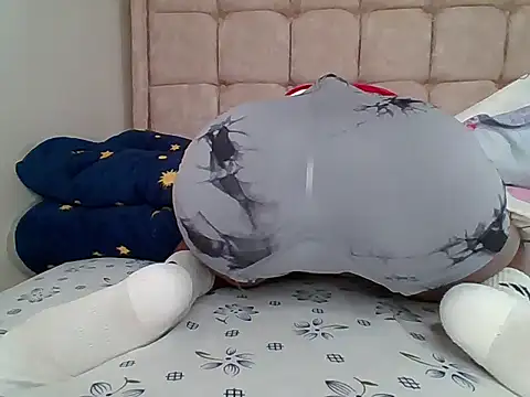 Petite baby5 online show from 27, 4, 2026