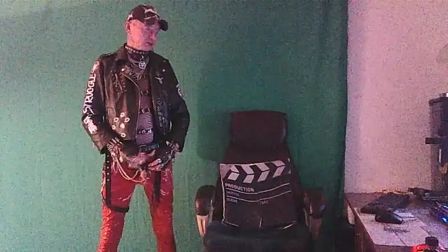 Snapshot of NahkaSami chatting on 5, 11, 2025 NahkaSami online show from 5, 11, 2025