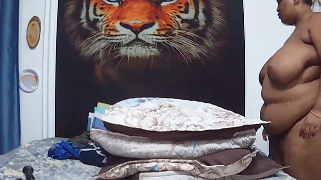 Snapshot of MassiveBoobsxxxx chatting on 24, 2, 2026 MassiveBoobsxxxx online show from 24, 2, 2026