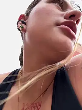 Snapshot of Crystall_15 chatting on 10, 3, 2026 Crystall 15 online show from 10, 3, 2026