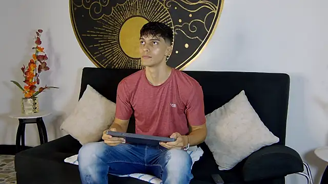 AlessioVitale online show from 15, 11, 2025