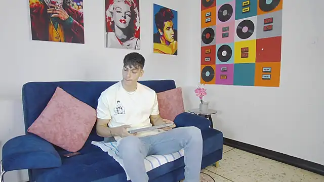 AlessioVitale online show from 21, 11, 2025