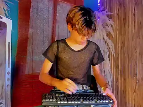 Leo Glow online show from 19, 12, 2025