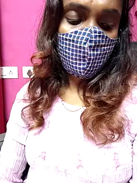 Snapshot of Queen-dhivya chatting on 4, 12, 2025 Queen-dhivya online show from 4, 12, 2025