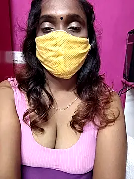 Snapshot of Queen-dhivya chatting on 5, 12, 2025 Queen-dhivya online show from 5, 12, 2025