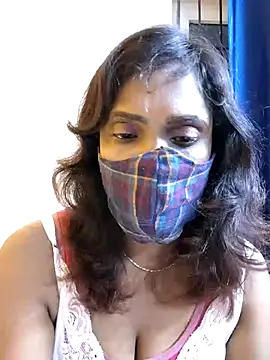 Snapshot of Queen-dhivya chatting on 22, 12, 2025 Queen-dhivya online show from 22, 12, 2025