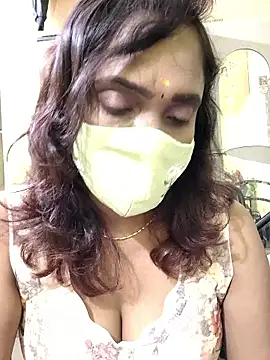 Snapshot of Queen-dhivya chatting on 6, 1, 2026 Queen-dhivya online show from 6, 1, 2026