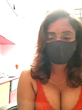 Snapshot of Queen-dhivya chatting on 15, 1, 2026 Queen-dhivya online show from 15, 1, 2026