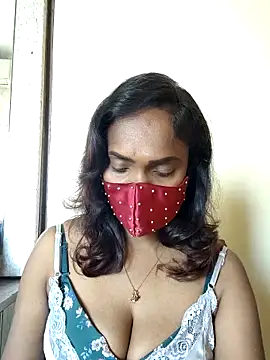 Snapshot of Queen-dhivya chatting on 9, 2, 2026 Queen-dhivya online show from 9, 2, 2026