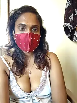 Snapshot of Queen-dhivya chatting on 1, 3, 2026 Queen-dhivya online show from 1, 3, 2026