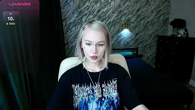 wannafckmonalisa online show from 17, 11, 2025