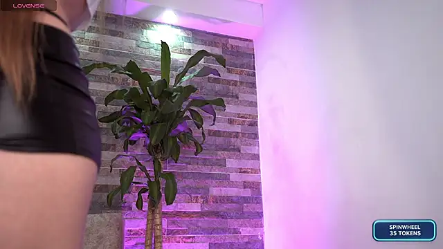 emily montoya1 online show from 21, 4, 2026