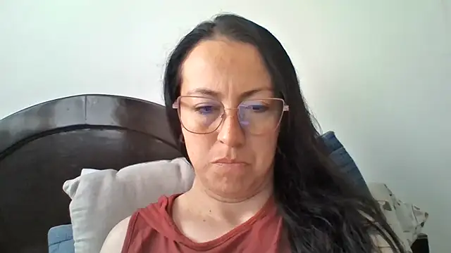 Lauryn Jones online show from 15, 3, 2026