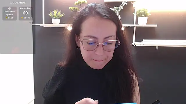 Lauryn Jones online show from 22, 4, 2026