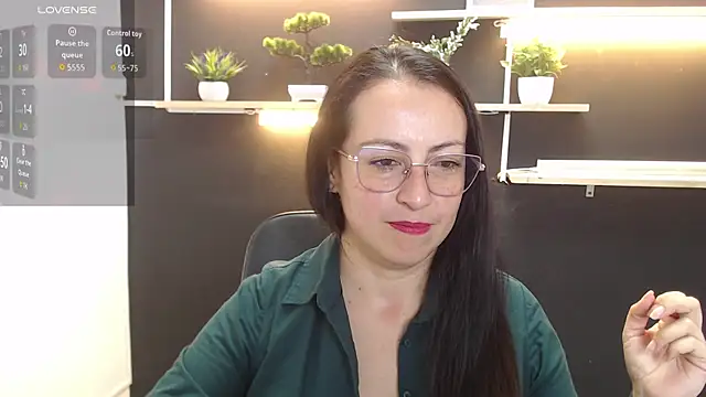 Lauryn Jones online show from 23, 4, 2026