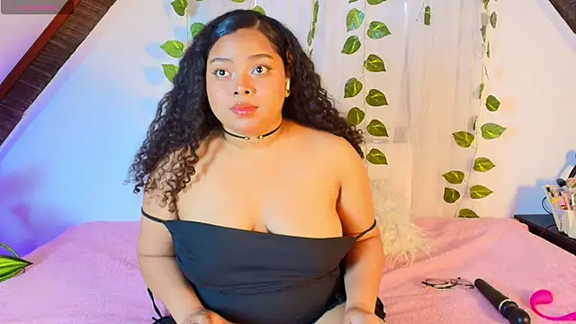 Snapshot of alanaa_gomezz chatting on 23, 6, 2026 alanaa gomezz online show from 23, 6, 2026