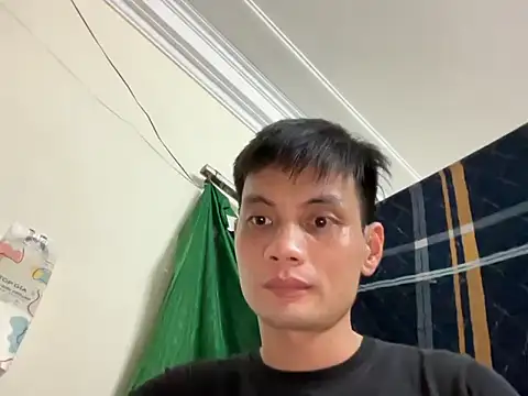 Snapshot of cloud-smoke_hf chatting on 9, 11, 2025 cloud-smoke hf online show from 9, 11, 2025