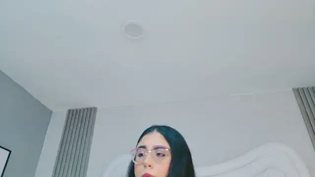 ScarlettPetrova online show from 26, 4, 2026