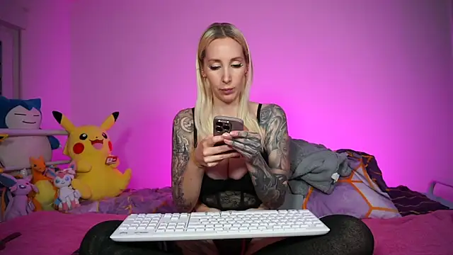 Snapshot of StellaCinderella chatting on 18, 11, 2025 StellaCinderella online show from 18, 11, 2025