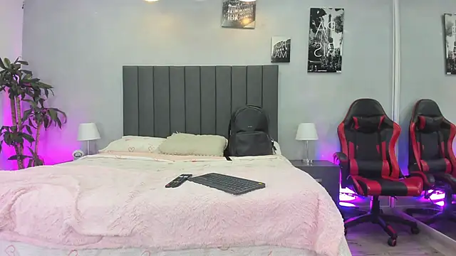 kendra london online show from 23, 4, 2026