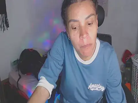 shayna cute online show from 8, 6, 2026