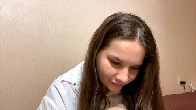 Luna Blossom online show from 7, 11, 2025