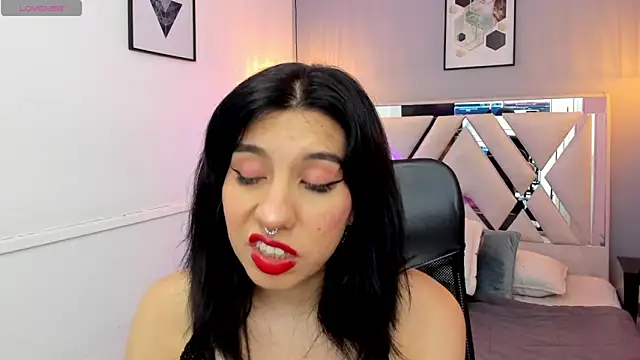 zoe-moreau online show from 18, 4, 2026